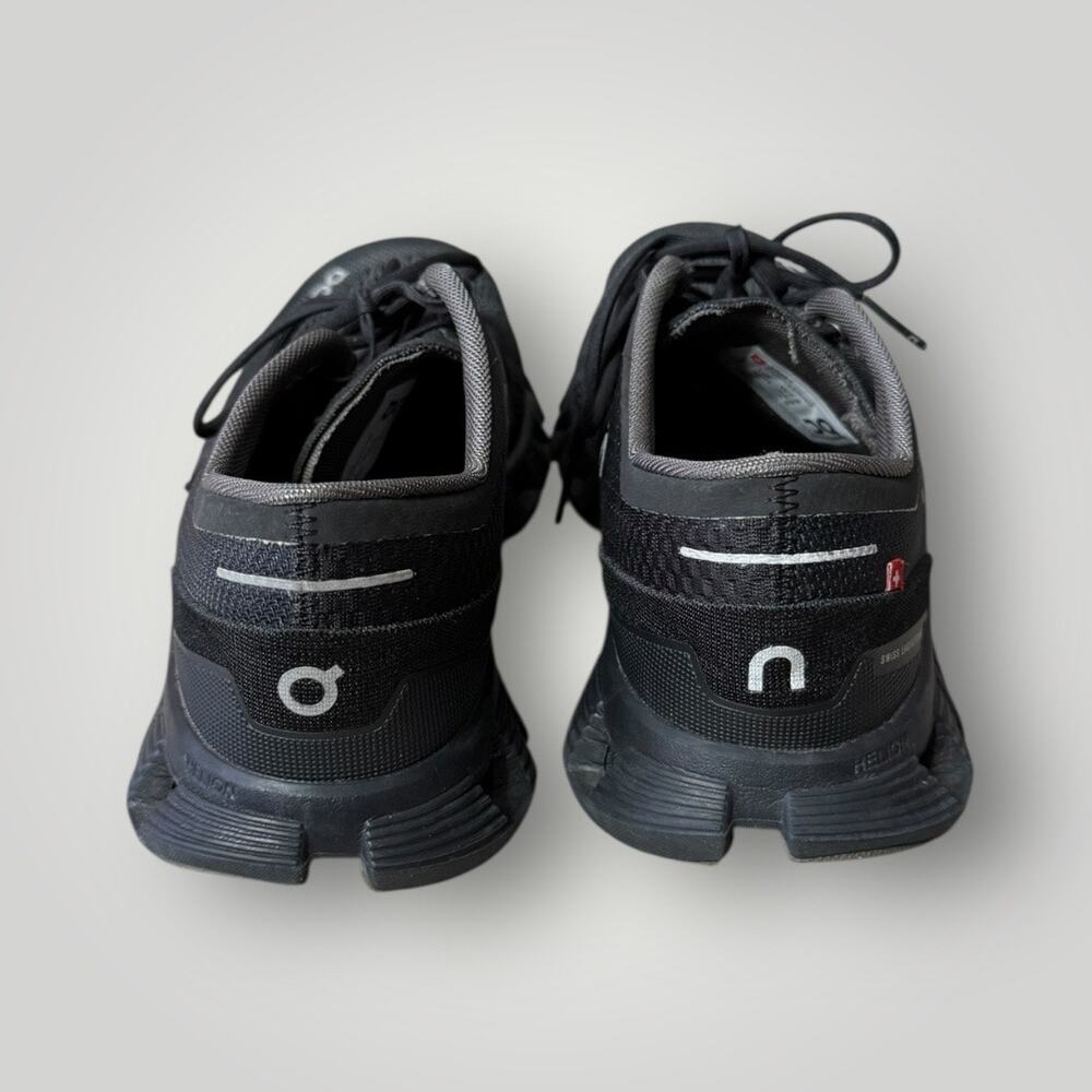 ON Running Cloud Women’s Shoes – Size W7.5 – Black – Pre-Owned - Picture 2 of 11